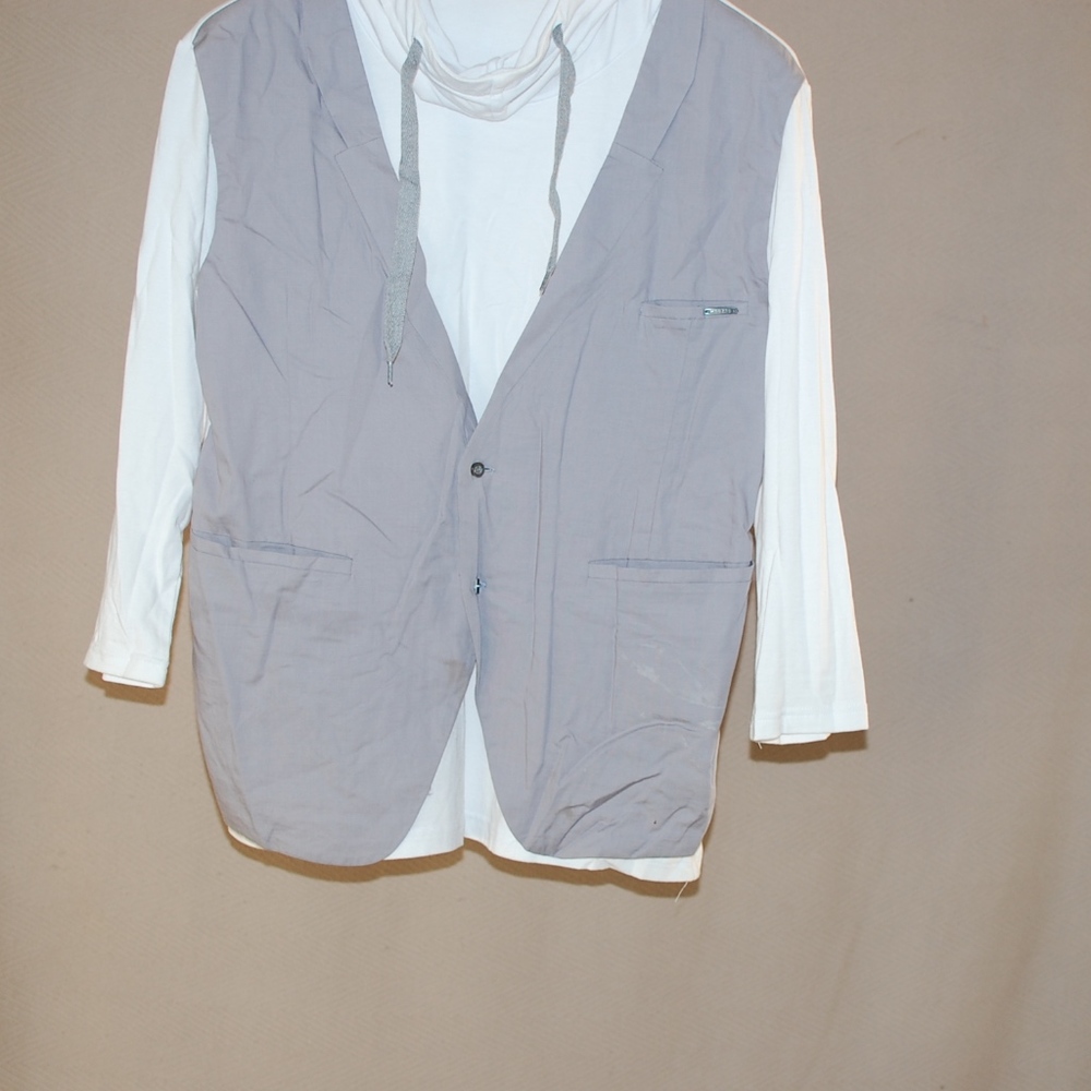 3/4 sleeve t- shirt